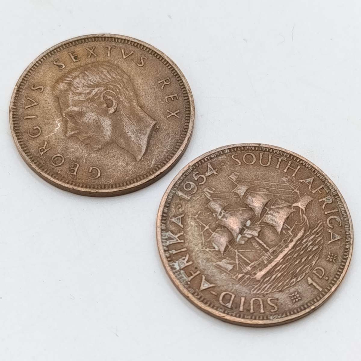 More than 100 old South African pennies - more than a kg of coins