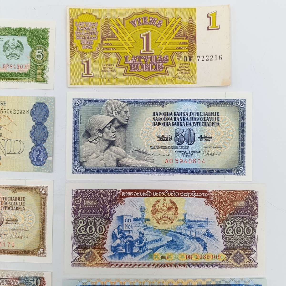 Lot of 10 Vintage UNC/ Au world banknotes