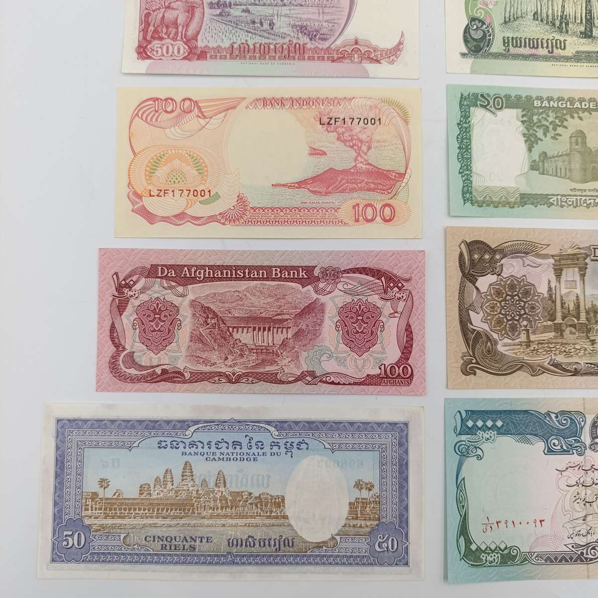 Lot of 10 Vintage UNC/AU world banknotes