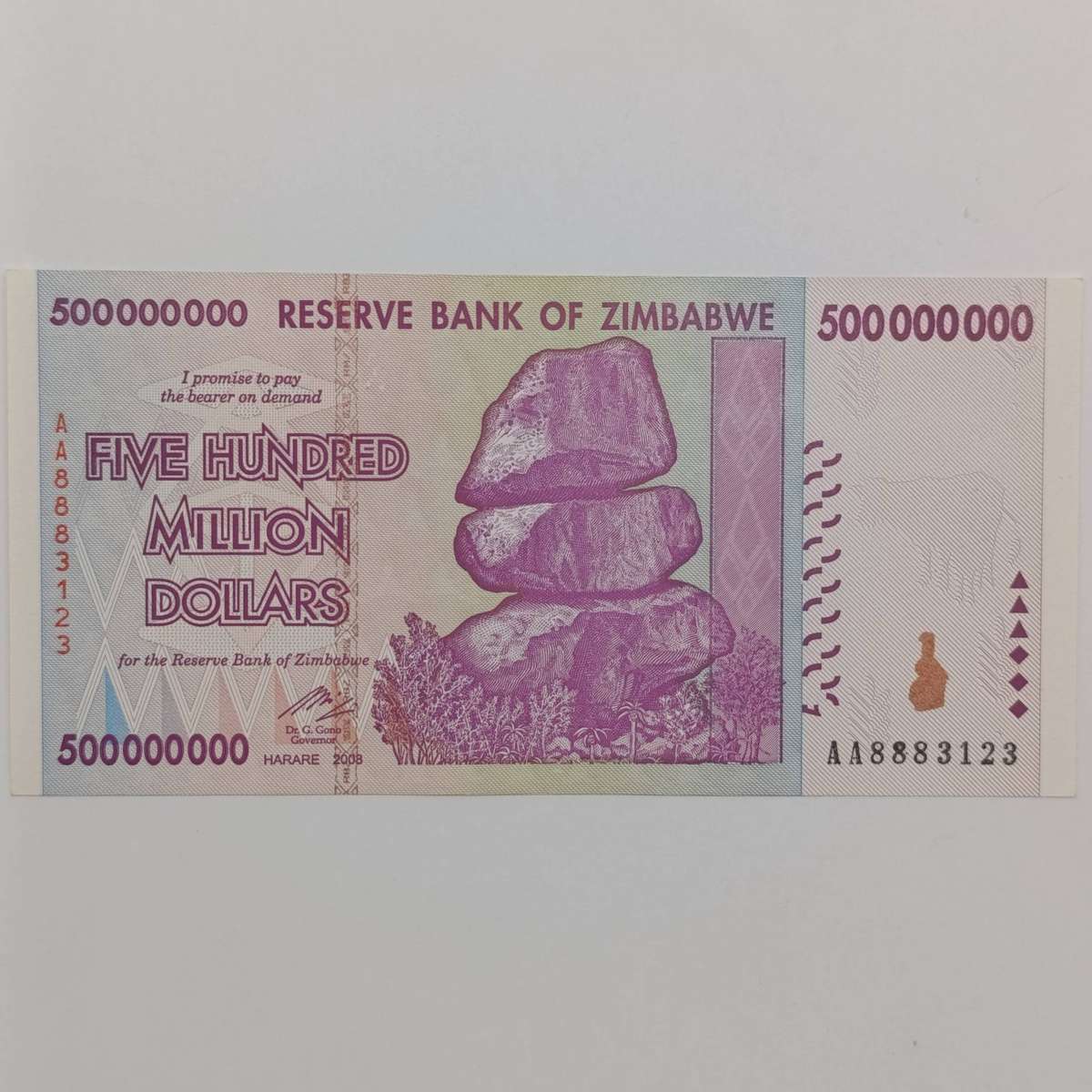 Lot of 3 Zimbabwe 500 million dollars banknotes with consecutive numbers