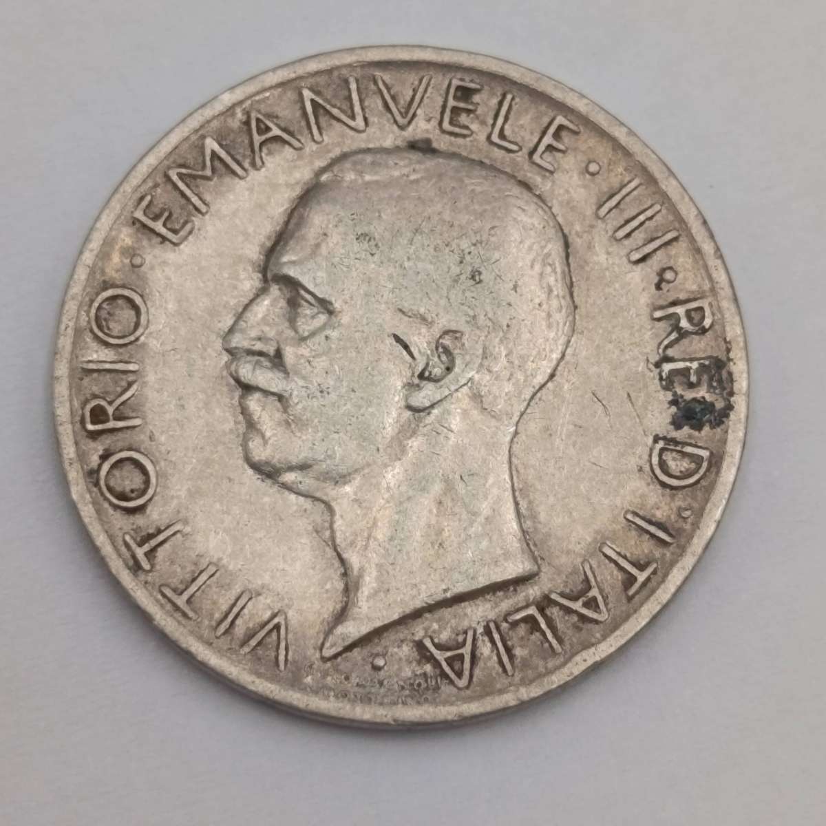 Italy 1926 silver 5 Lira coin - XF condition