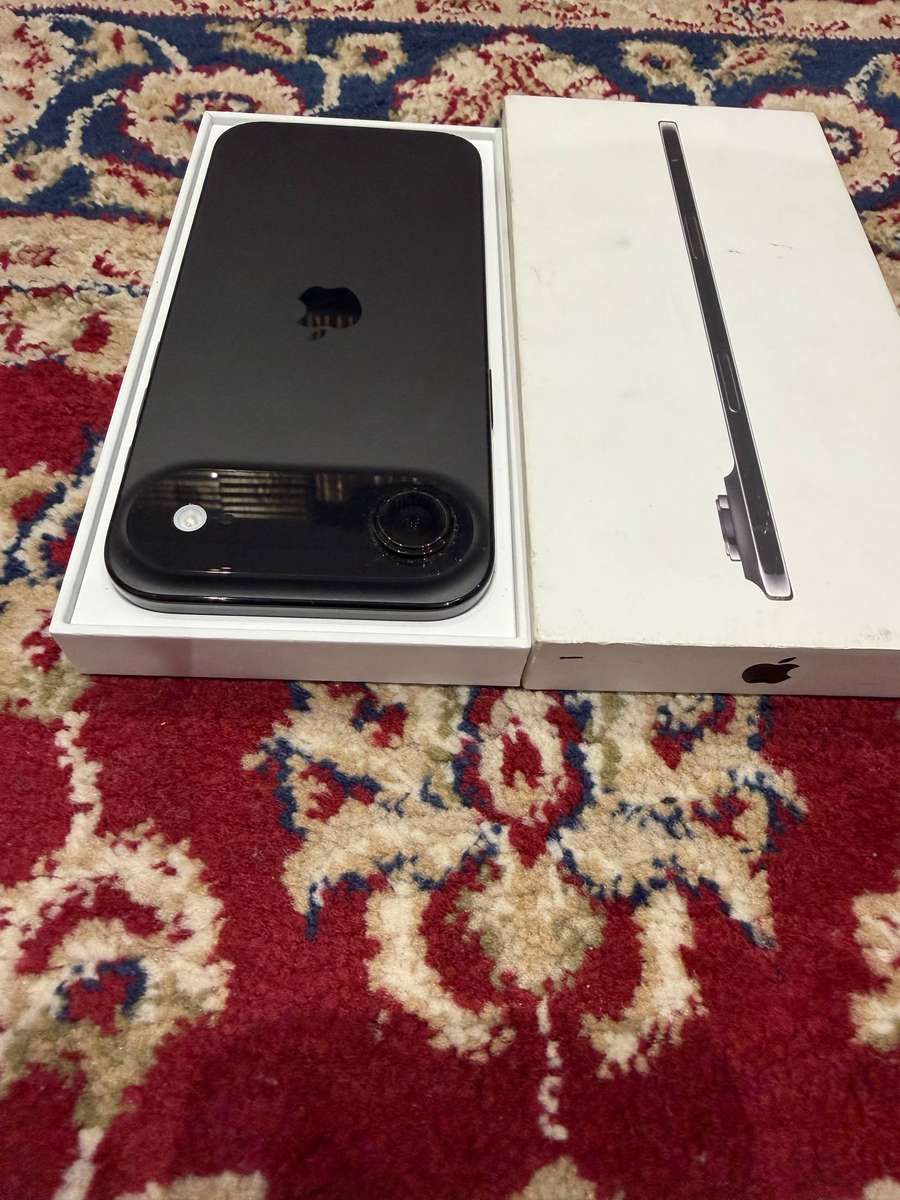 iPhone 17 Air 256GB Like new Battery Health 100%