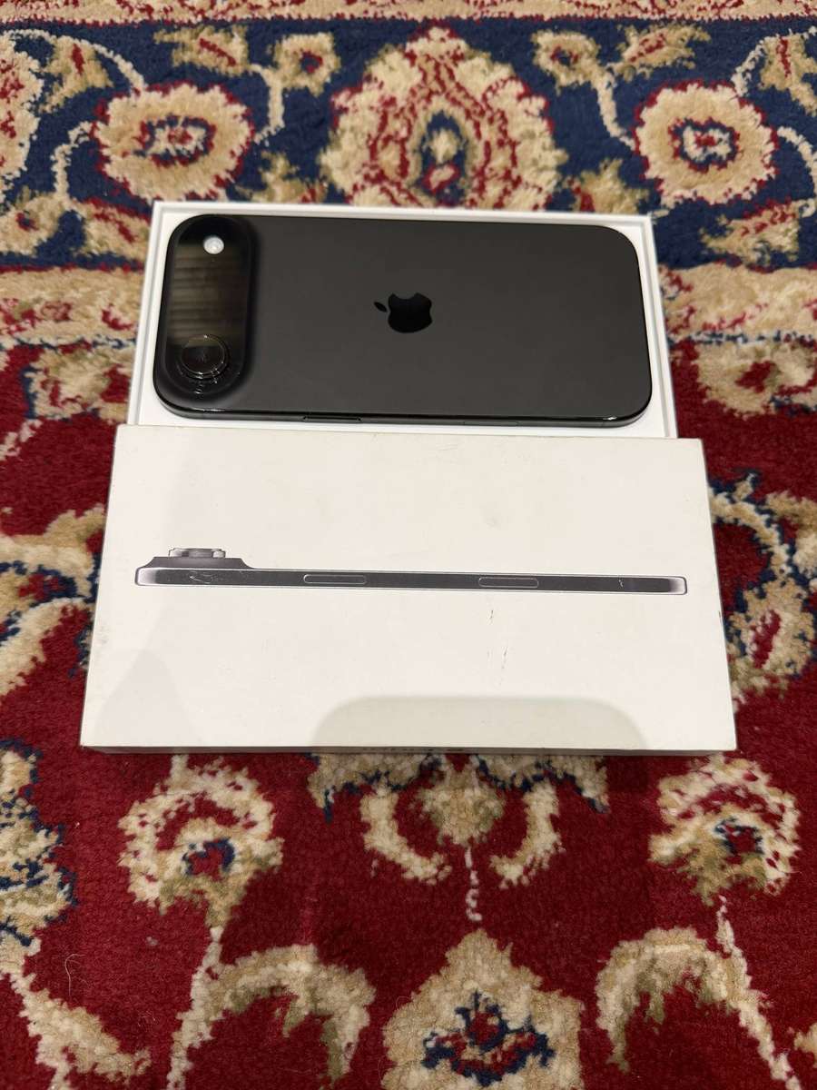 iPhone 17 Air 256GB Like new Battery Health 100%