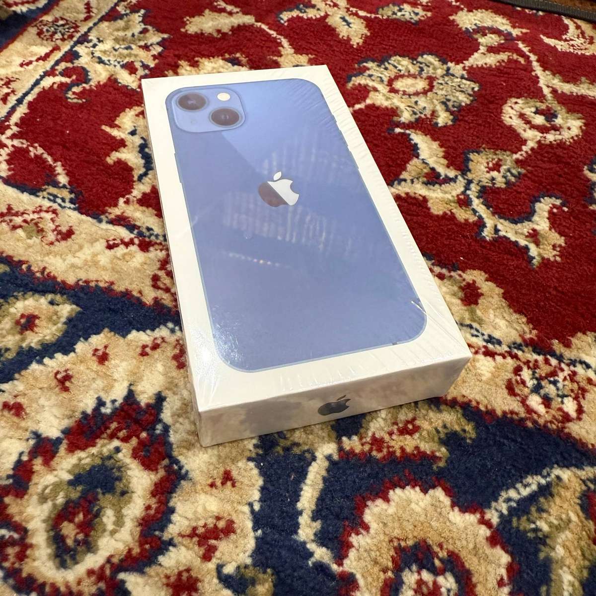 iPhone 13 128GB Sealed