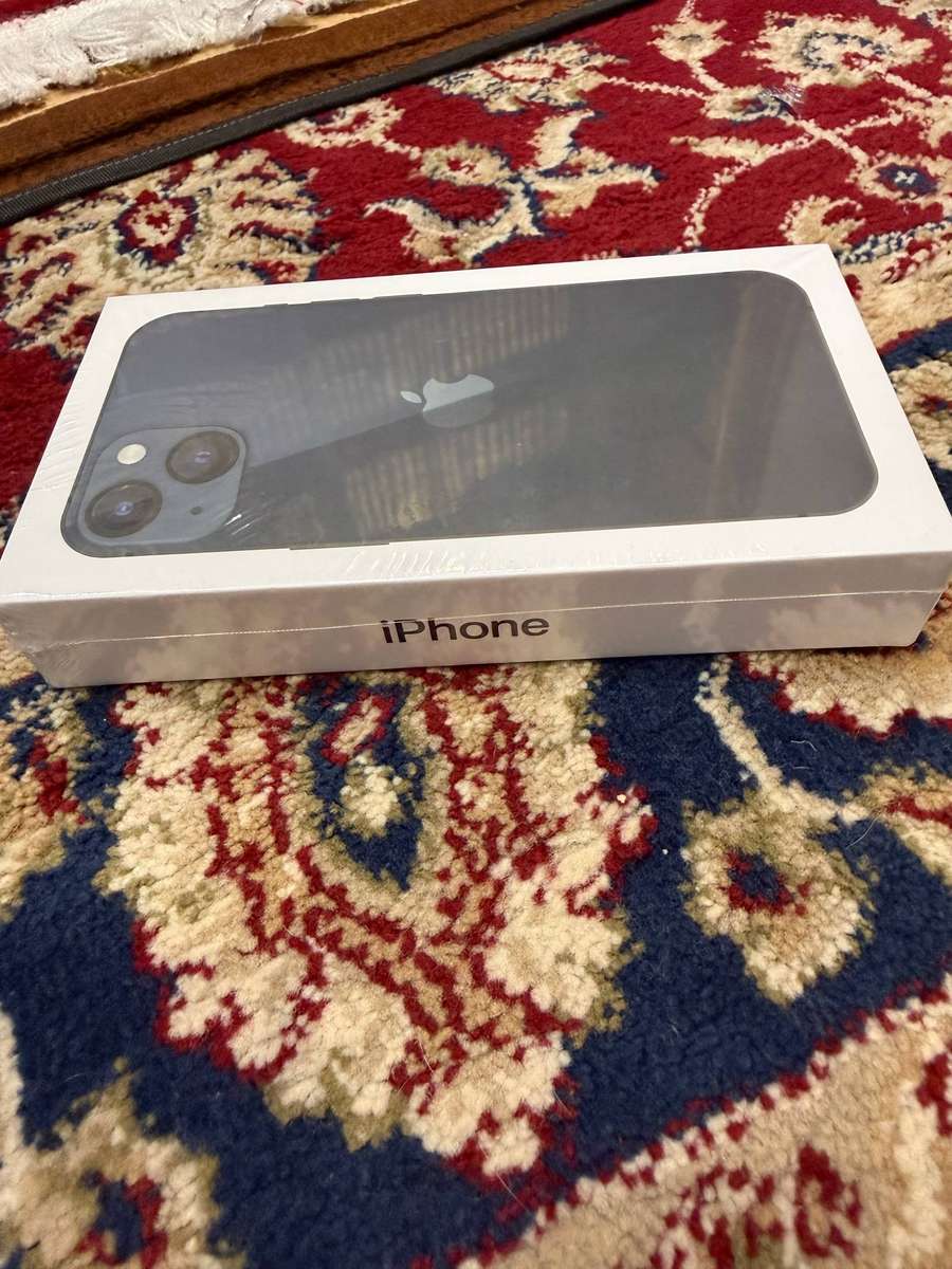 iPhone 13 256GB Midnight Sealed