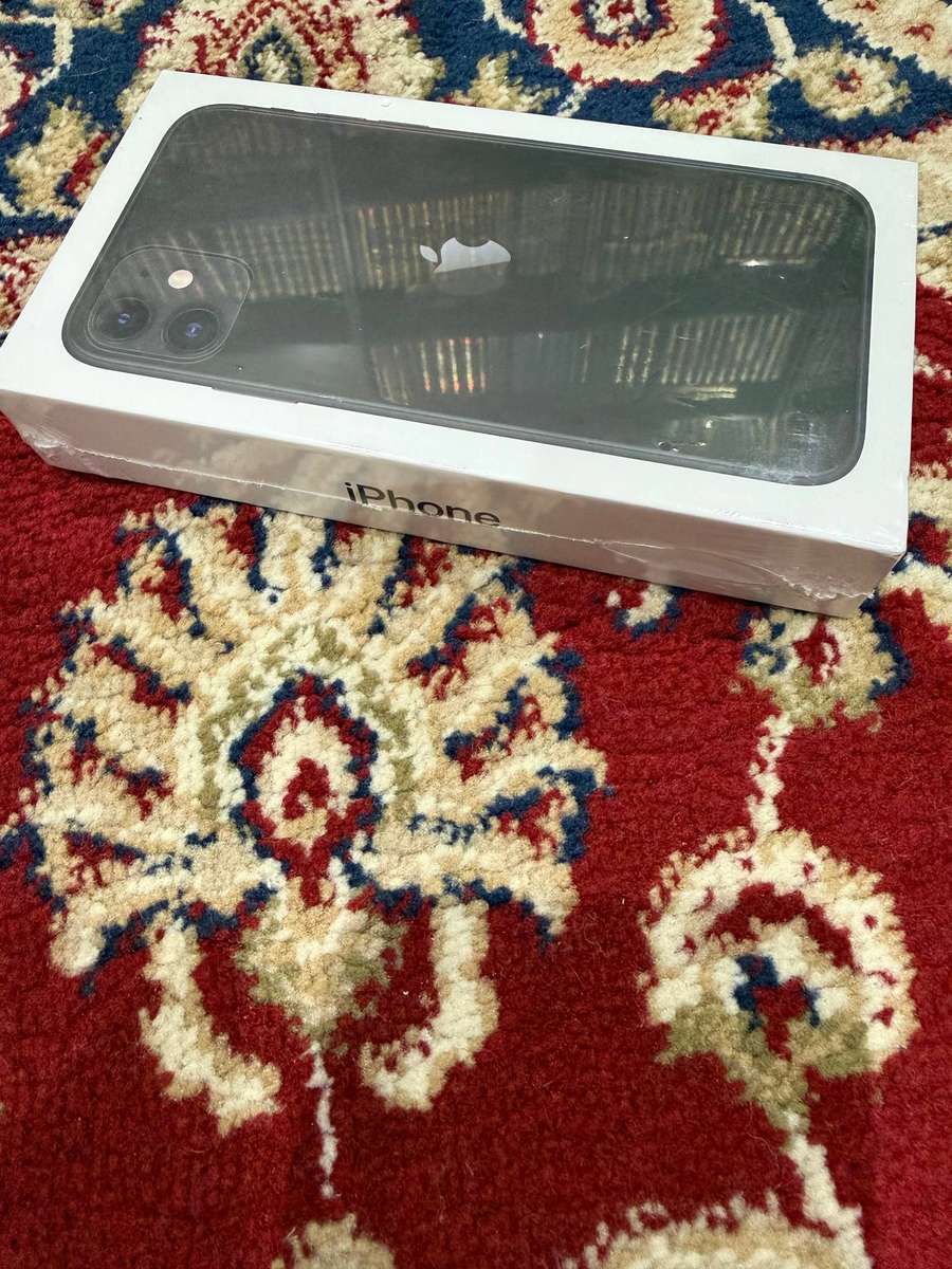 iPhone 11 64GB Black Sealed