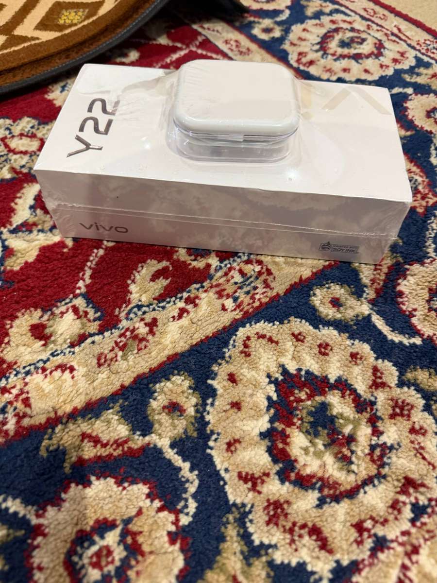 Vivo Y22 Smartphone with Earphones Included