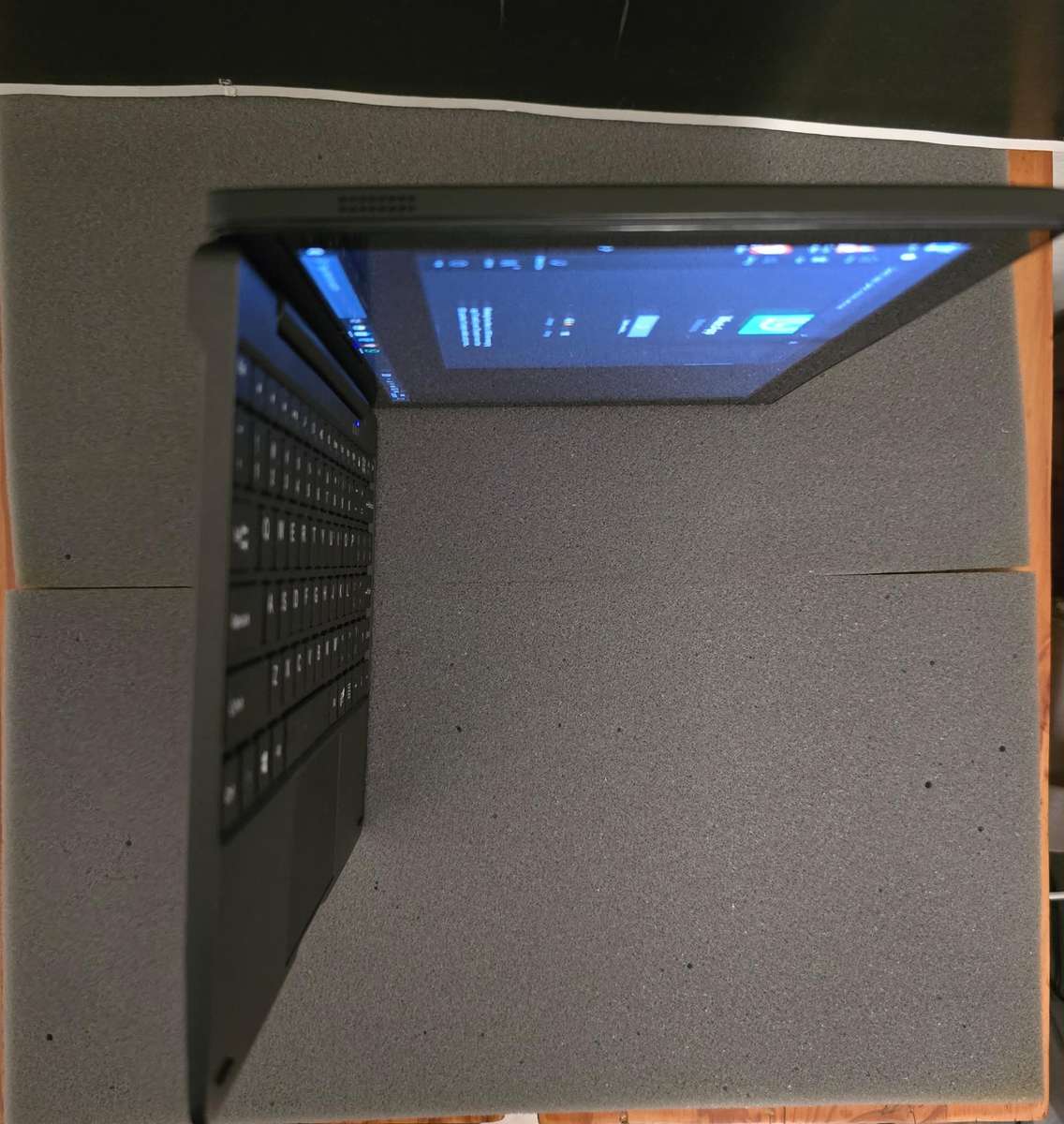 64gb Mecer 2-in-1 Windows Tablet (MW10Q16+LTE)