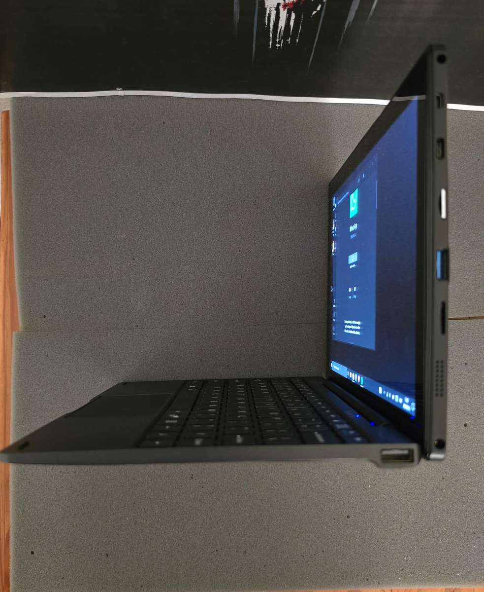 64gb Mecer 2-in-1 Windows Tablet (MW10Q16+LTE)