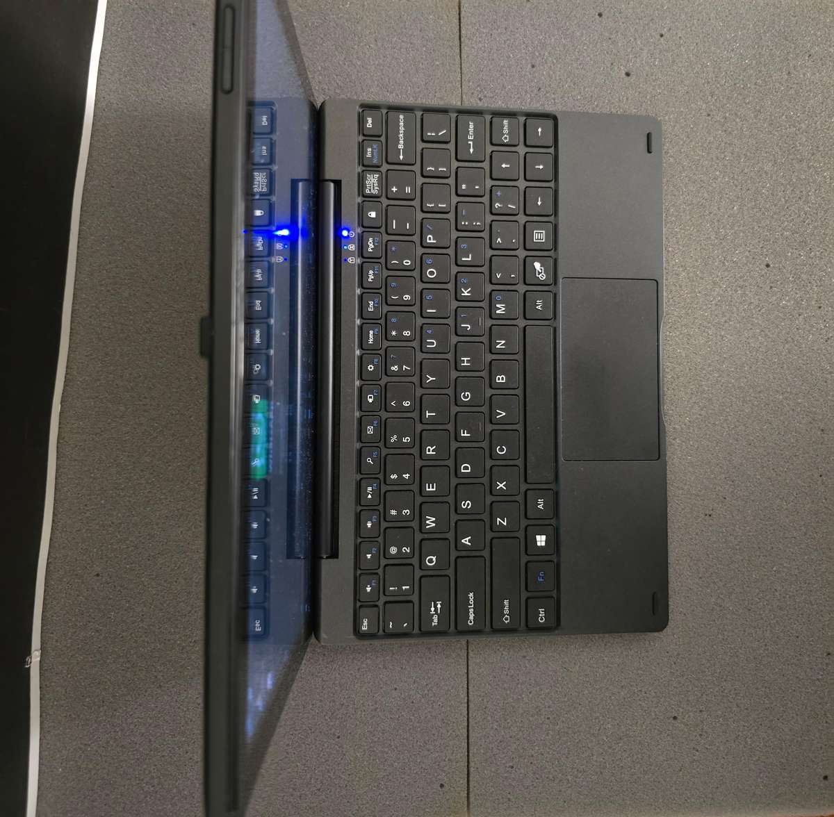 64gb Mecer 2-in-1 Windows Tablet (MW10Q16+LTE)