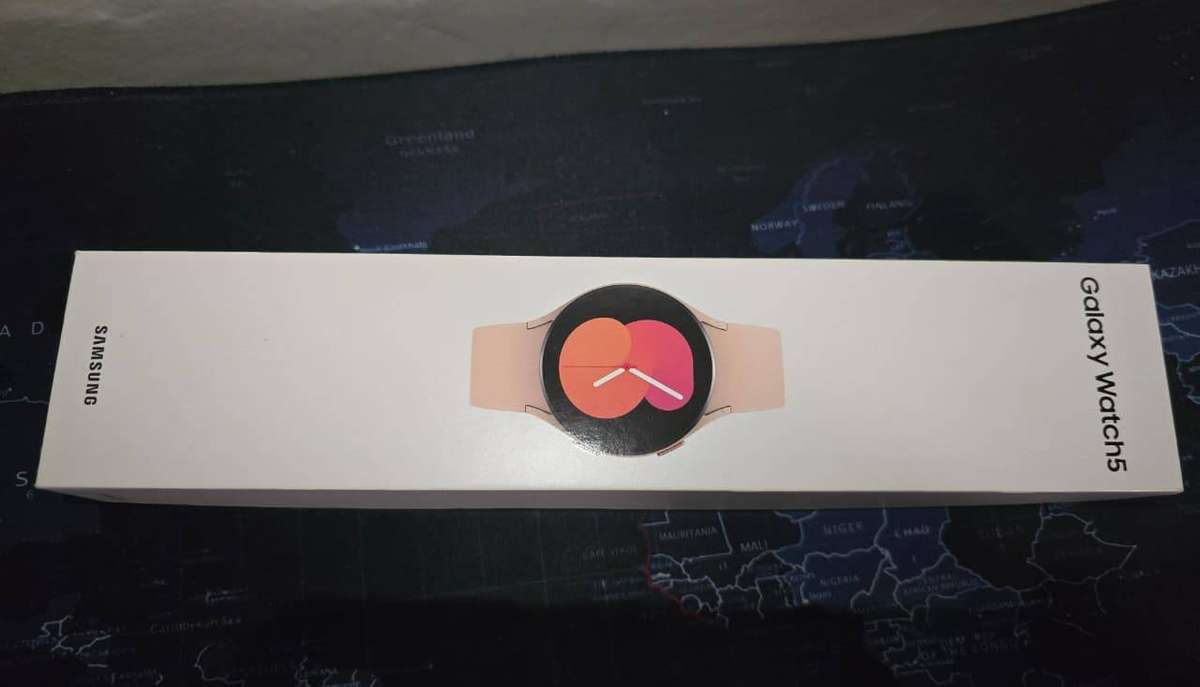 Samsung Galaxy Watch 5 (Rose Gold) With Box & Charger
