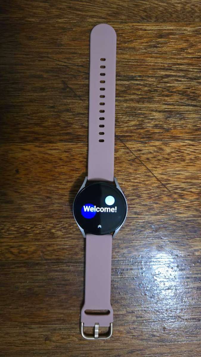 Samsung Galaxy Watch 5 (Rose Gold) With Box & Charger