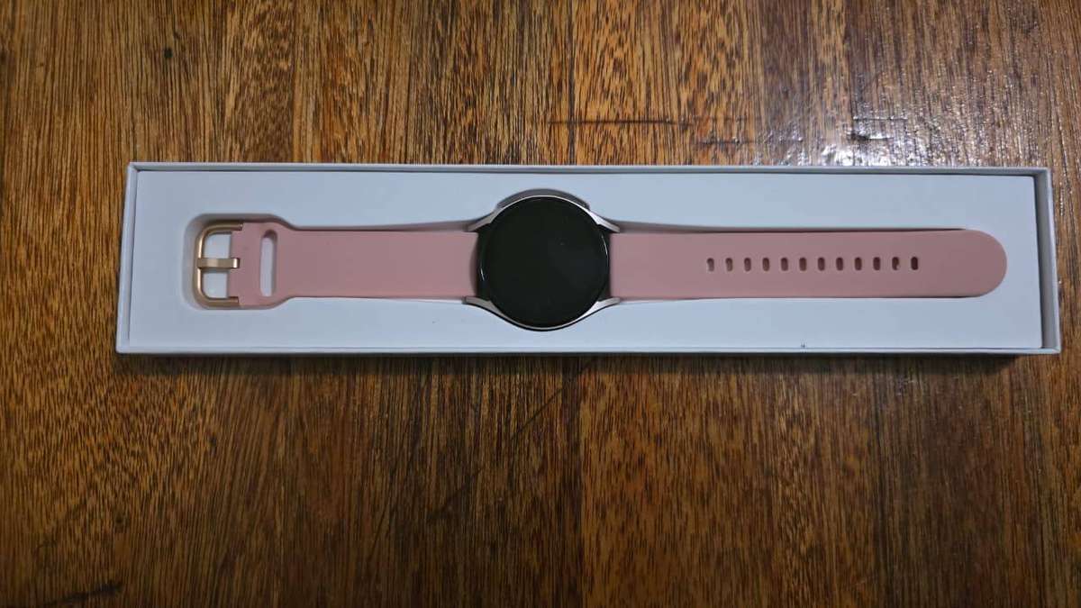 Samsung Galaxy Watch 5 (Rose Gold) With Box & Charger