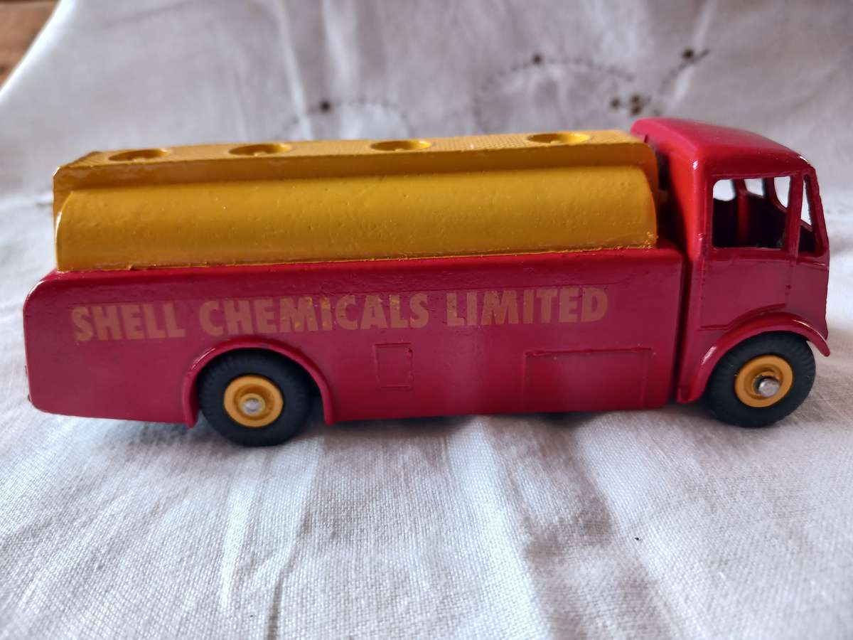 Dinky Toys  AEC 1957 Monarch Thompson Tanker Meccano Ltd England.
