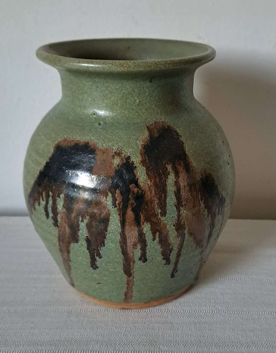 Bitou Knysna studio pottery. Stunning abstract design - collectible