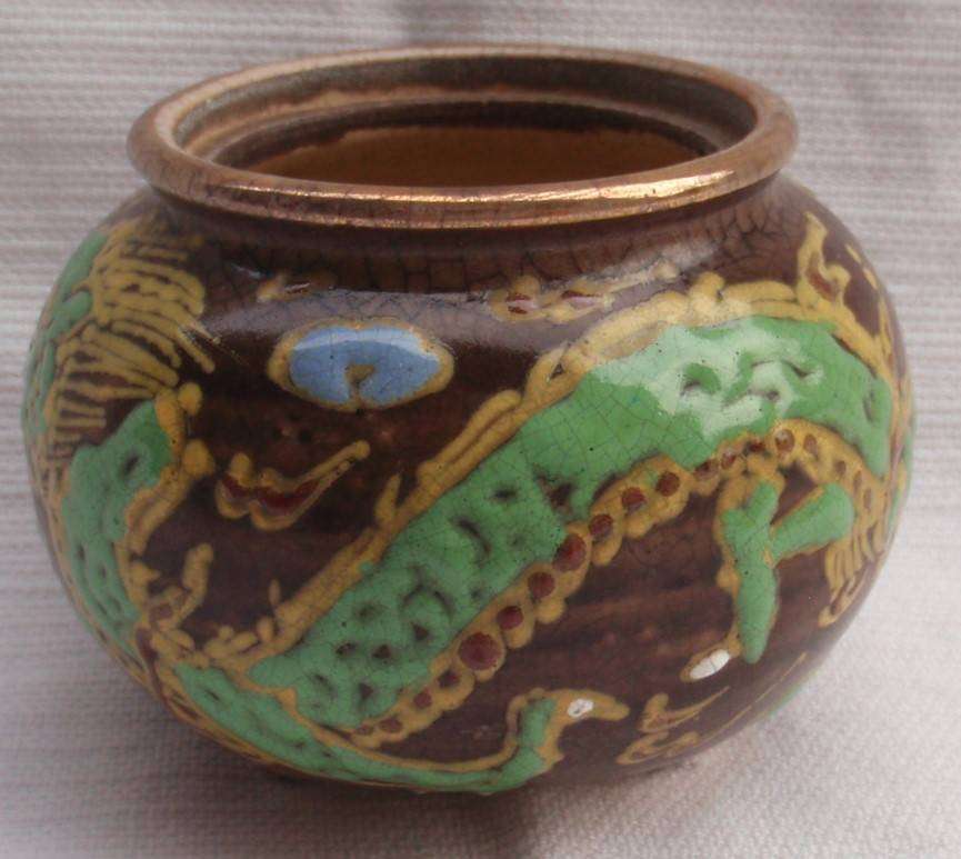 Antique Chinese dragon bowl. Clearly signed by the artist on the base - Zui Shan
