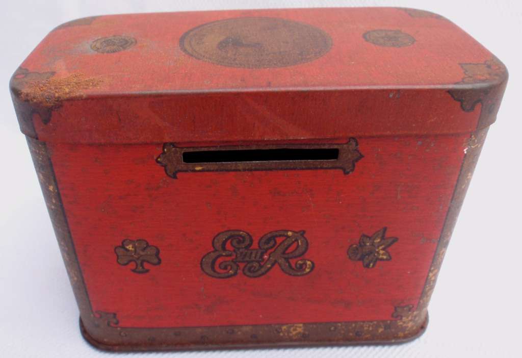 Commemorative British royal Oxo Money Box - King Edward V111. Coronation Treasure Chest.