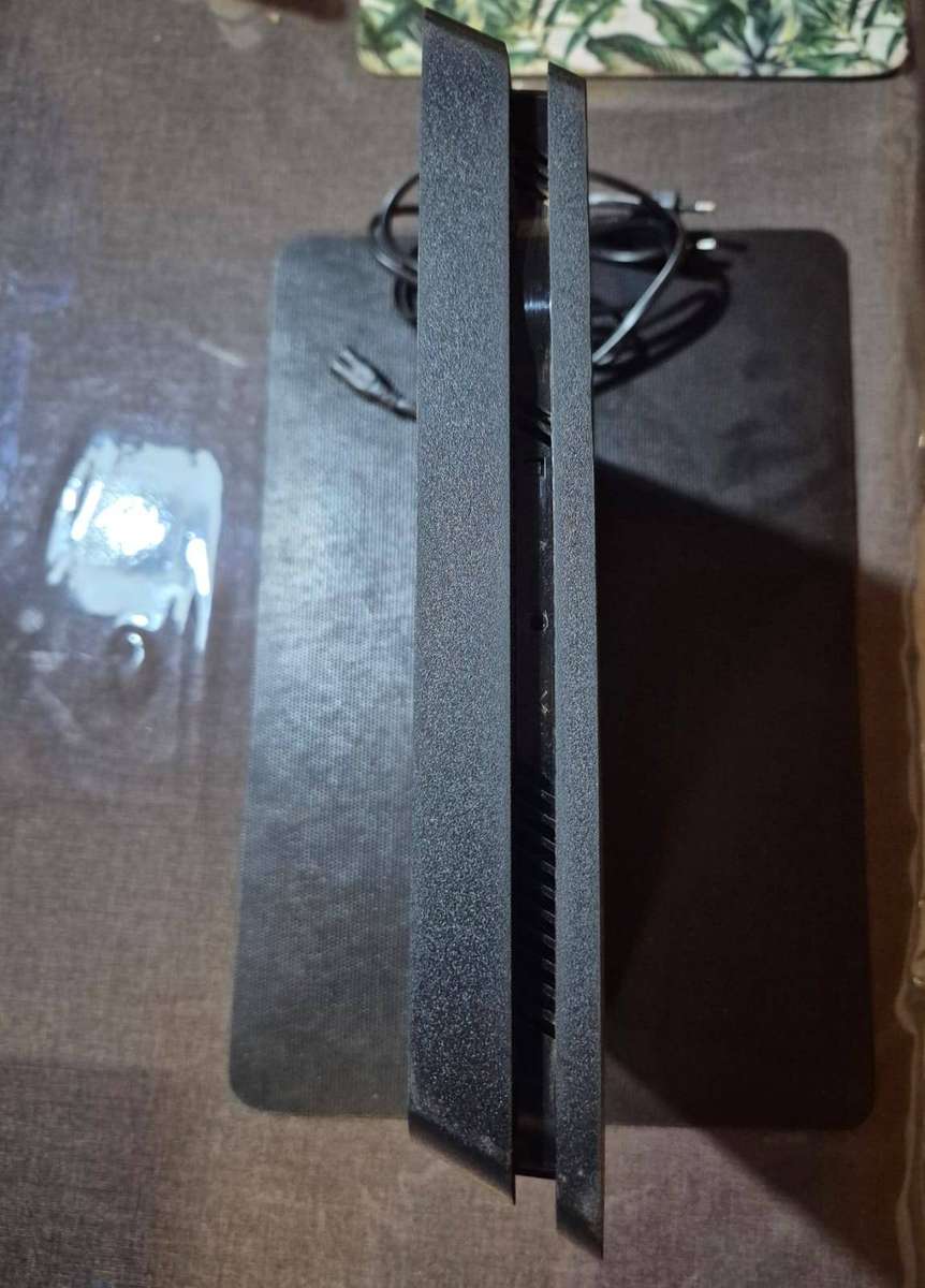 PS4 Ultimate Gaming Bundle  Console + 78 Games