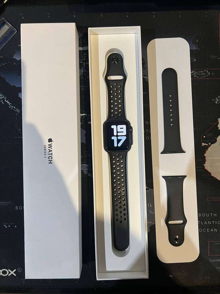 Apple Watch series 3 42mm Aluminum Case
