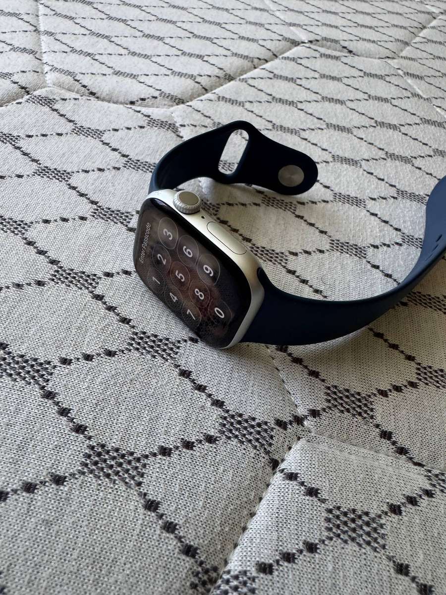 Apple series 10 GPS + Cellular 42mm