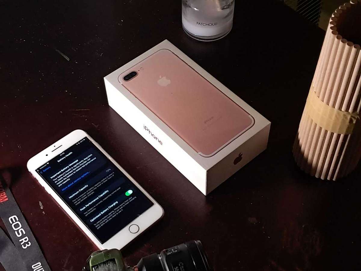 iPhone 7 Plus (128GB) (Battery 72%)