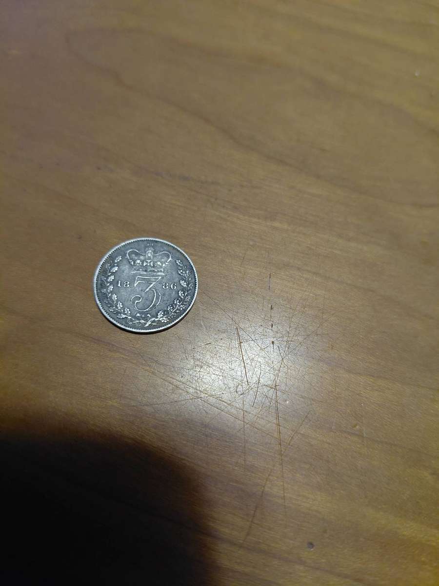 VERY NICELY TONED 1886 SILVER BRITISH 3 PENCE