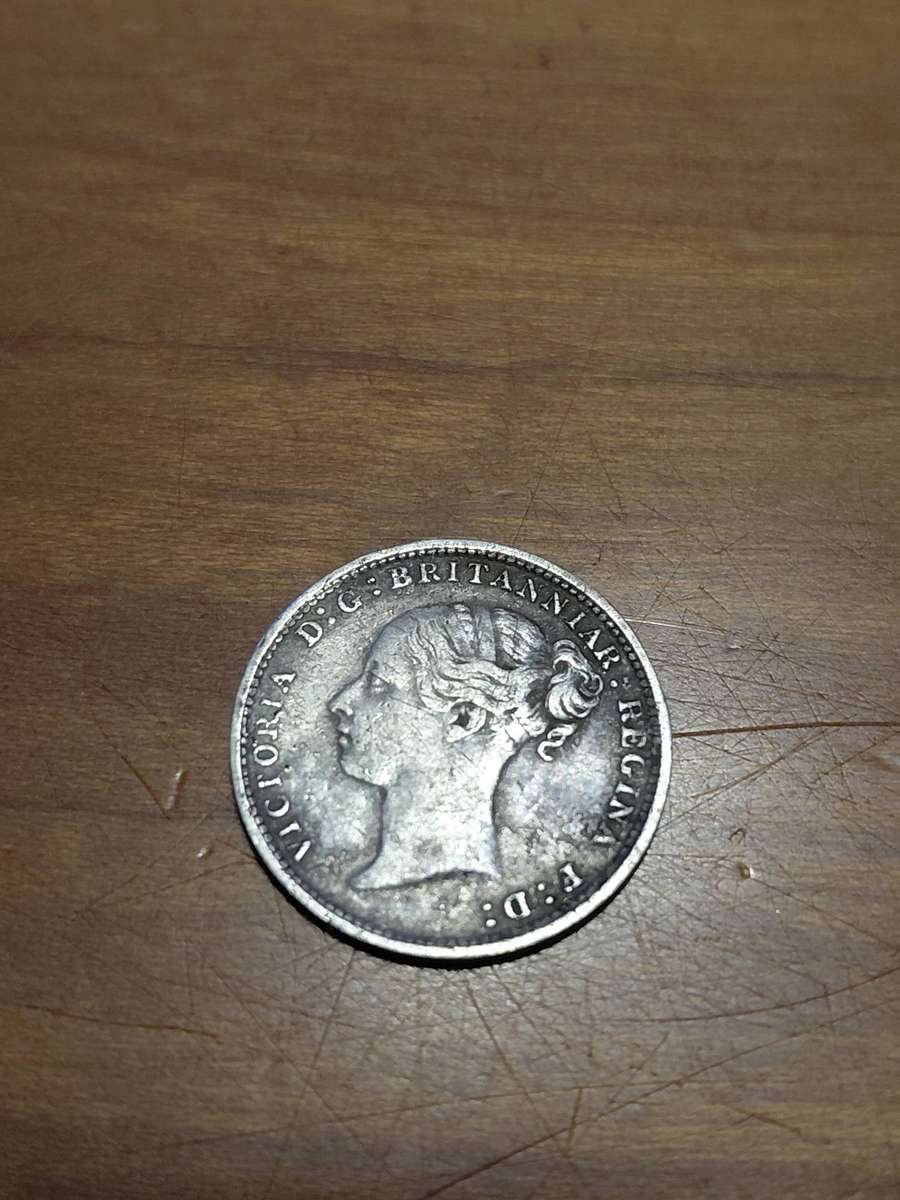 VERY NICELY TONED 1886 SILVER BRITISH 3 PENCE