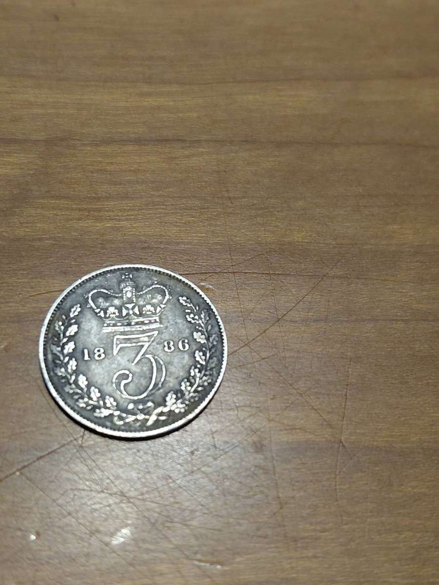 VERY NICELY TONED 1886 SILVER BRITISH 3 PENCE