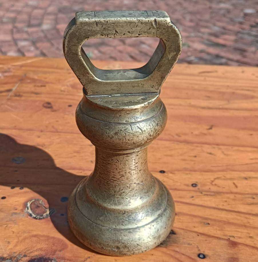 Classic 4 Lb (1.8kg) Bell Shaped Brass William & Thomas Avery Kitchen Scale Weight with Top Handle