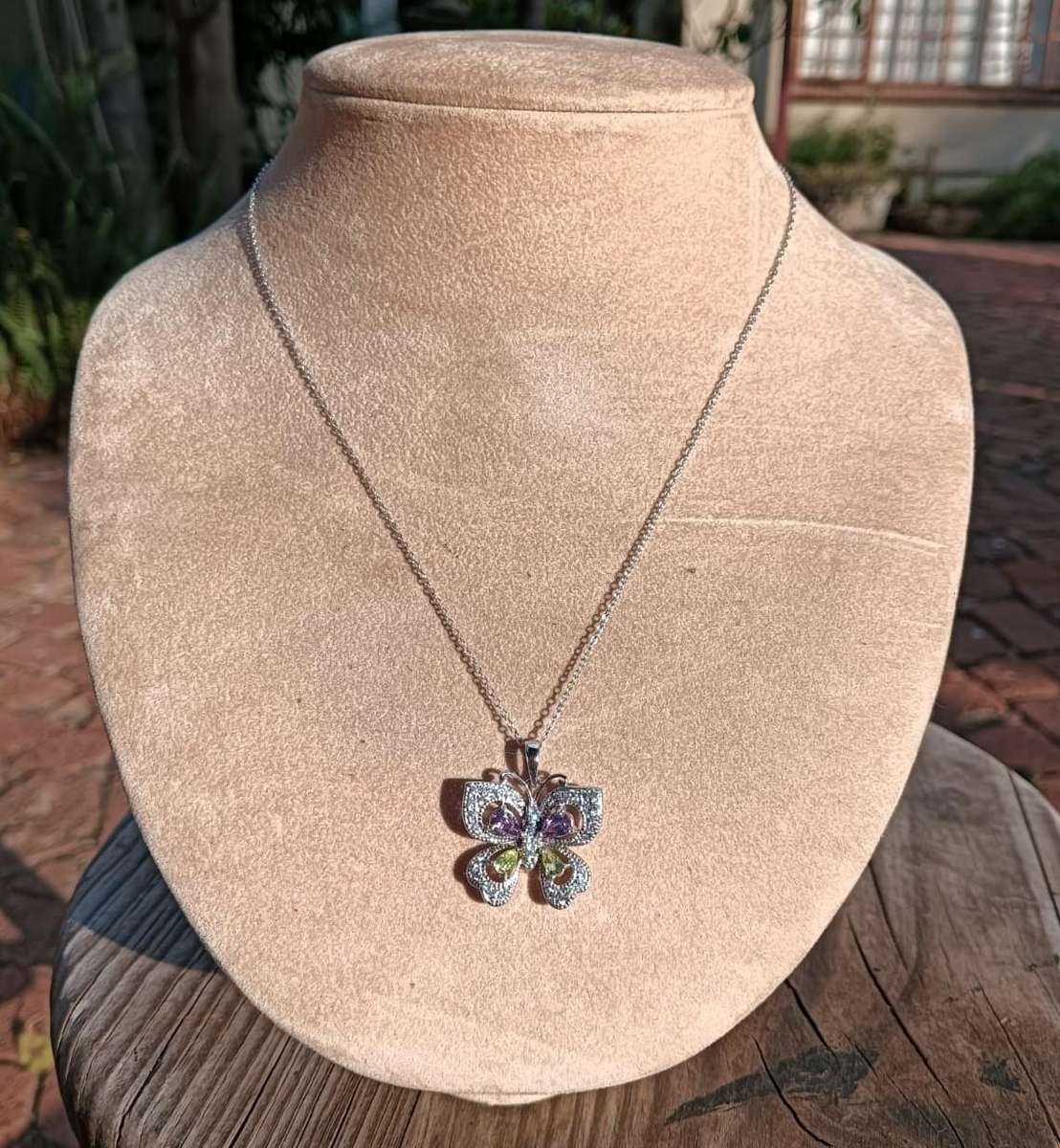 Pretty 925 Sterling Silver and Diamond Chips Butterfly Pendant Necklace with Amethyst & Peridot Gems