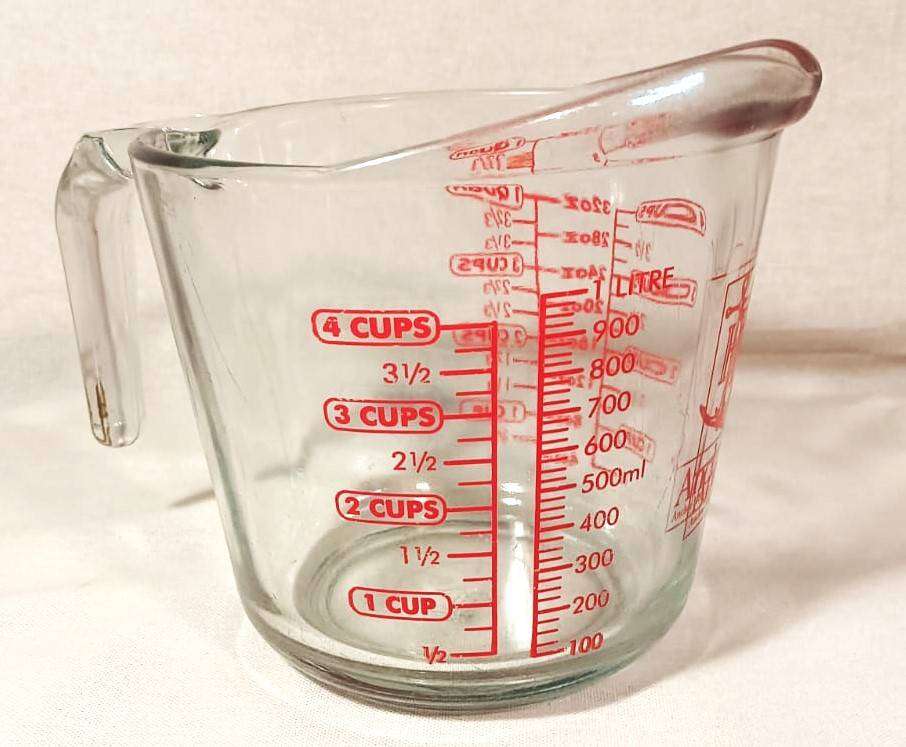 Vintage 1960s Anchor Hocking USA Glass Measuring Jug or Pitcher 4 Cups 1 Litre 32 Ounces