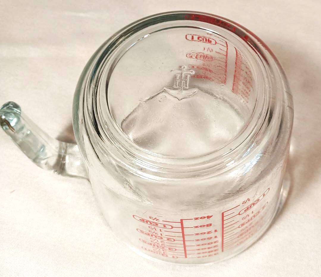 Vintage 1960s Anchor Hocking USA Glass Measuring Jug or Pitcher 4 Cups 1 Litre 32 Ounces