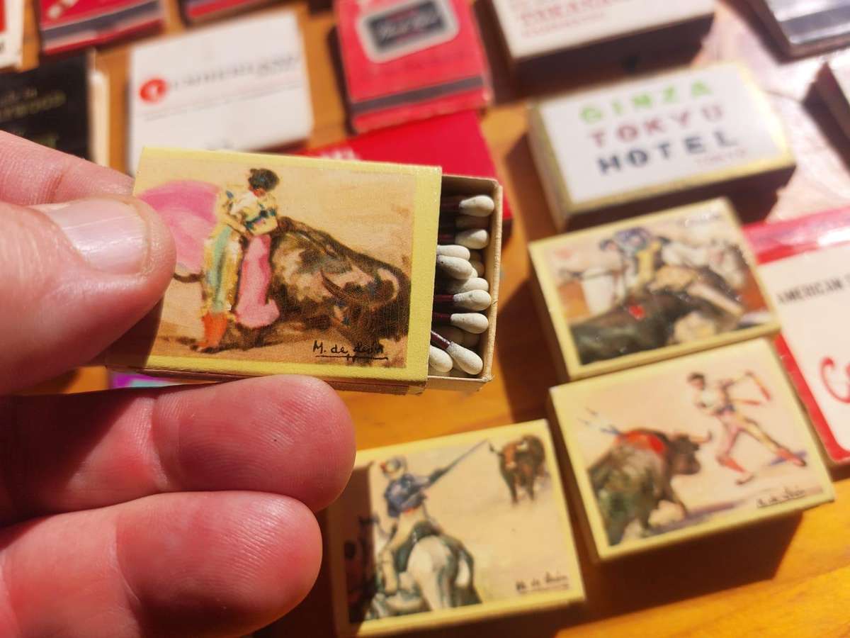 Vintage Matchbook and Matchbox Collection (78 Match books/boxes) in an old Bay of Naples Tin
