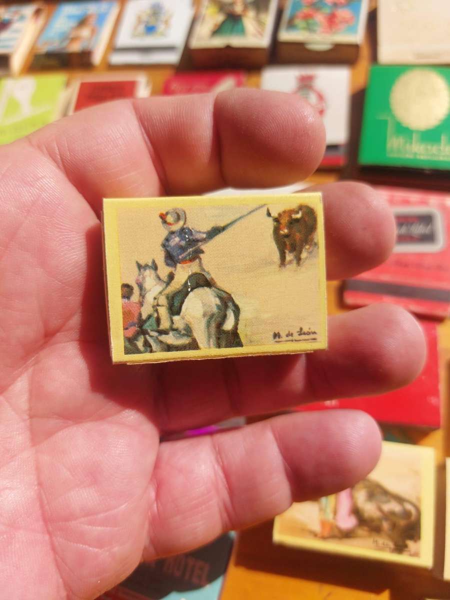 Vintage Matchbook and Matchbox Collection (78 Match books/boxes) in an old Bay of Naples Tin