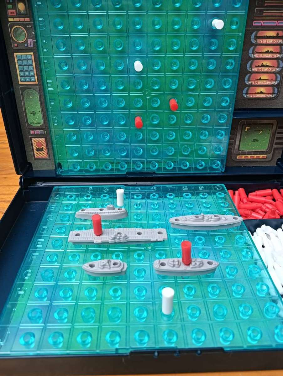 Battleship Vintage 1990 Milton Bradley Classic Naval Combat Game Complete