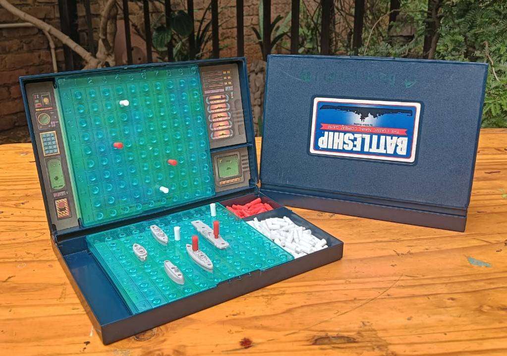 Battleship Vintage 1990 Milton Bradley Classic Naval Combat Game Complete