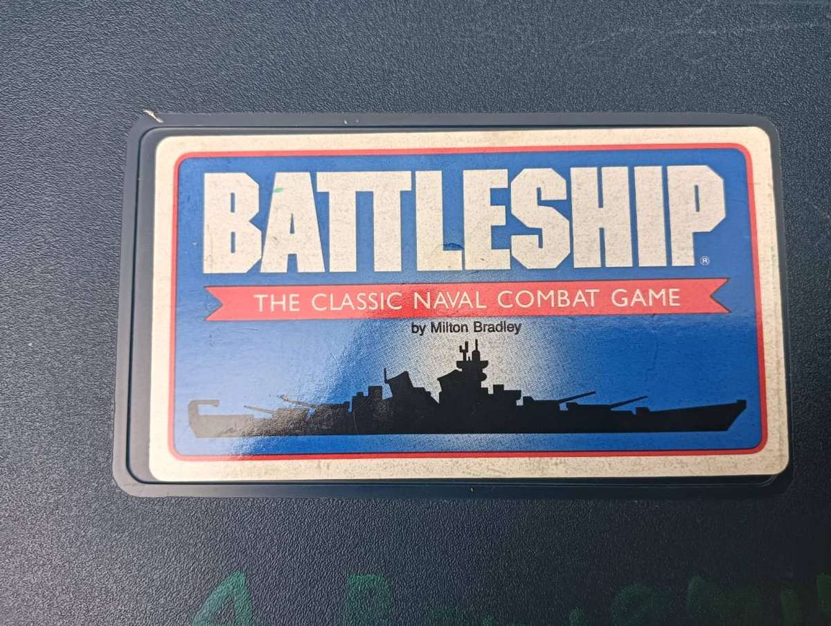 Battleship Vintage 1990 Milton Bradley Classic Naval Combat Game Complete