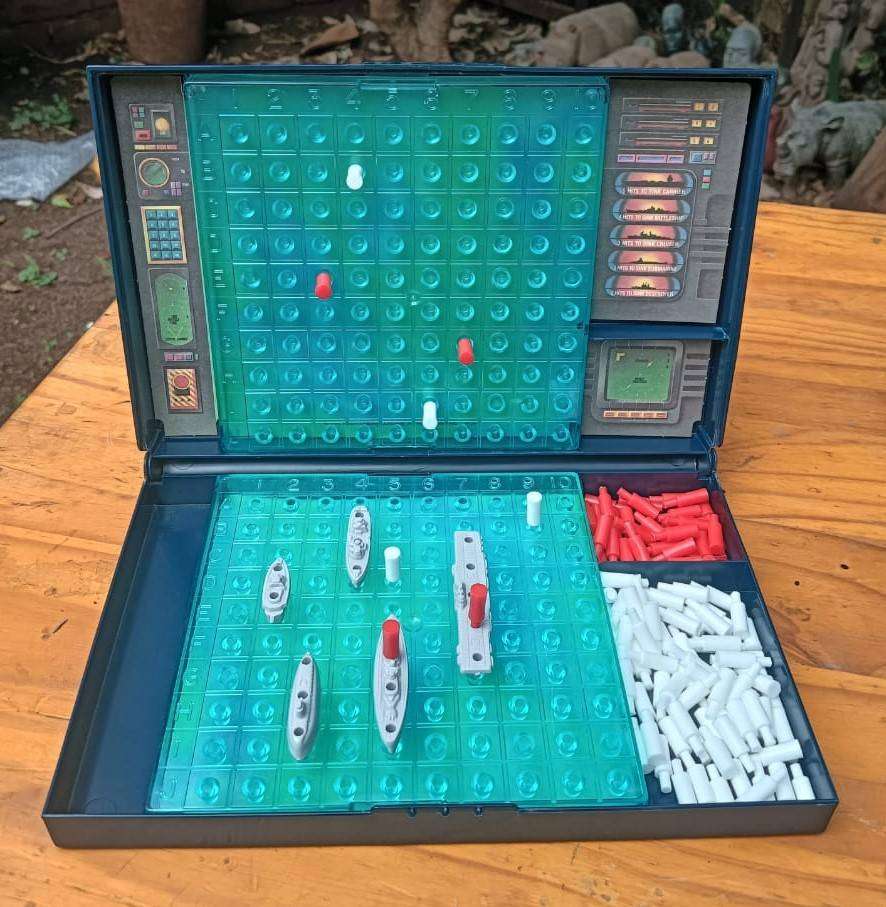 Battleship Vintage 1990 Milton Bradley Classic Naval Combat Game Complete
