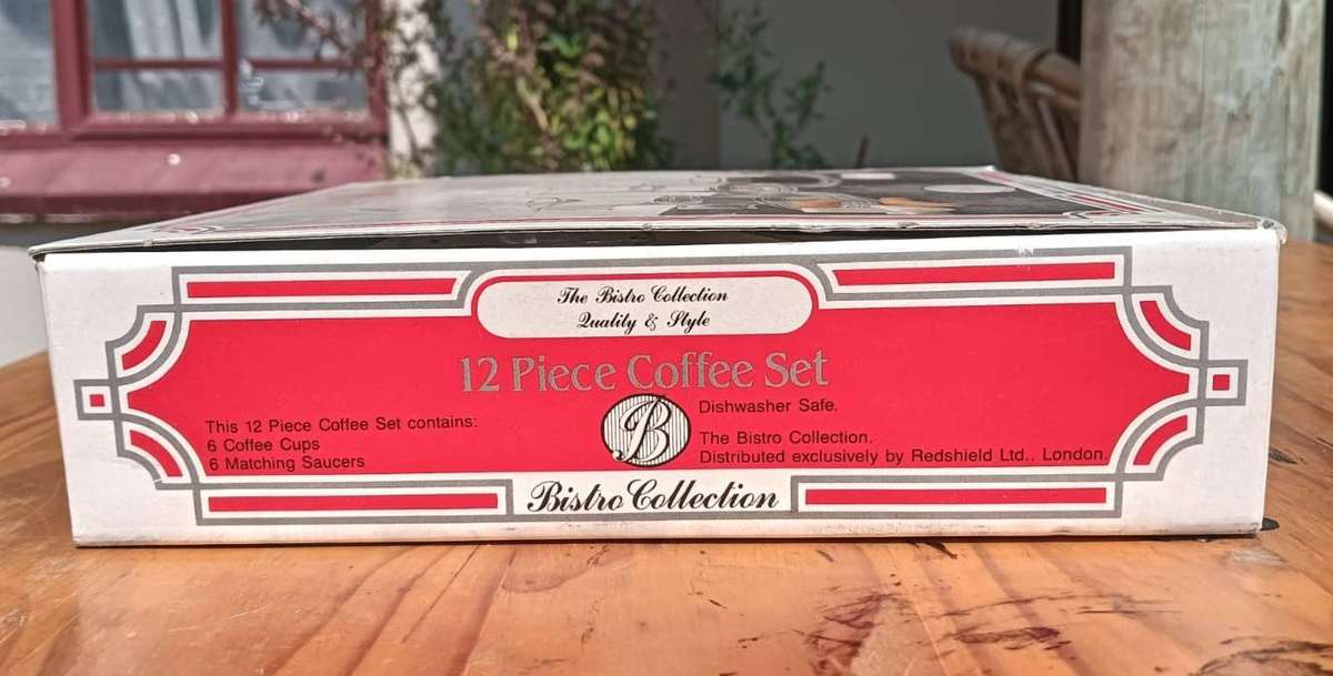 Boxed Set of 6 Vintage Vetreria Di Borgonovo Italian Clear Glass Espresso Cups and Saucers