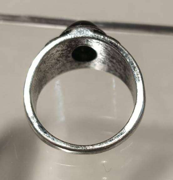 Vintage Black Onyx Silver Metal Mens Ring with Flower Relief Design Size P 18mm Inner Diameter