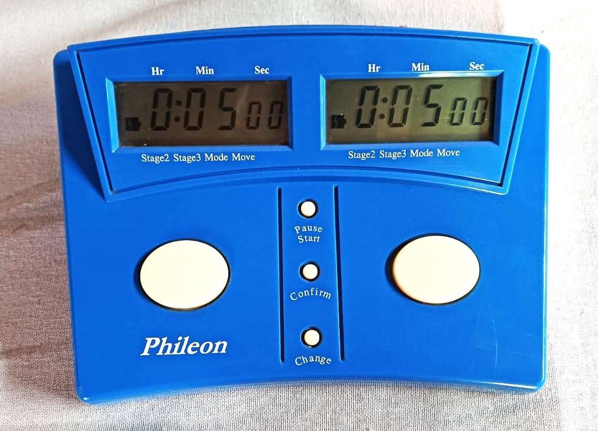 Blue Phileon Space Age Chess Clock GC8001 Design by Dutch Chess Player Kaarlo Schepel Good Working C