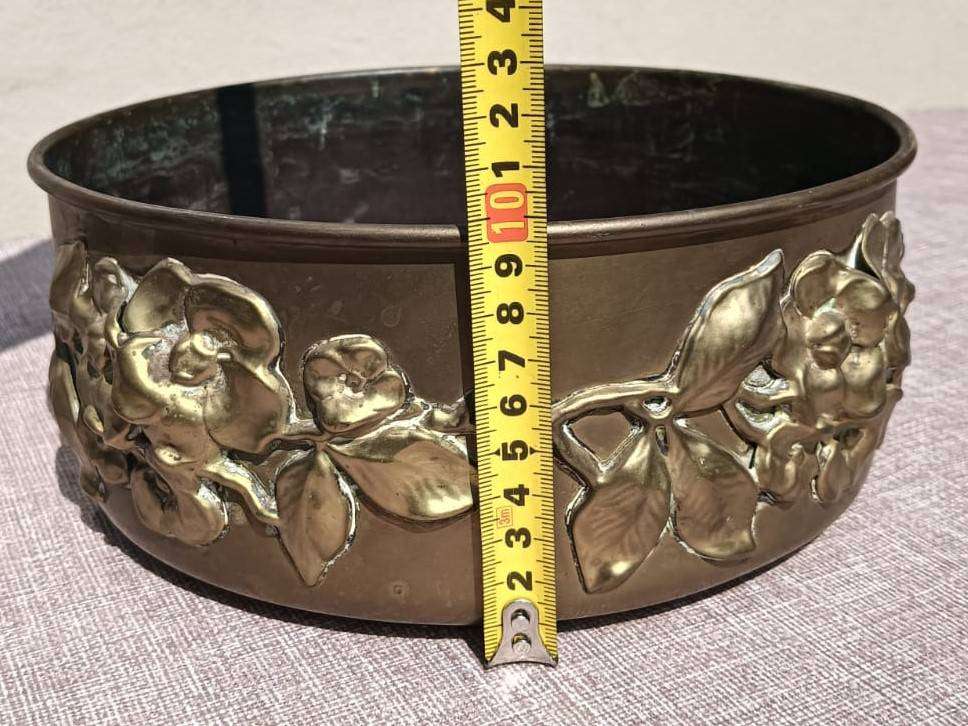 Beautiful Brass Bowl with Attached 3D Flower Relief Design 23cm Diameter