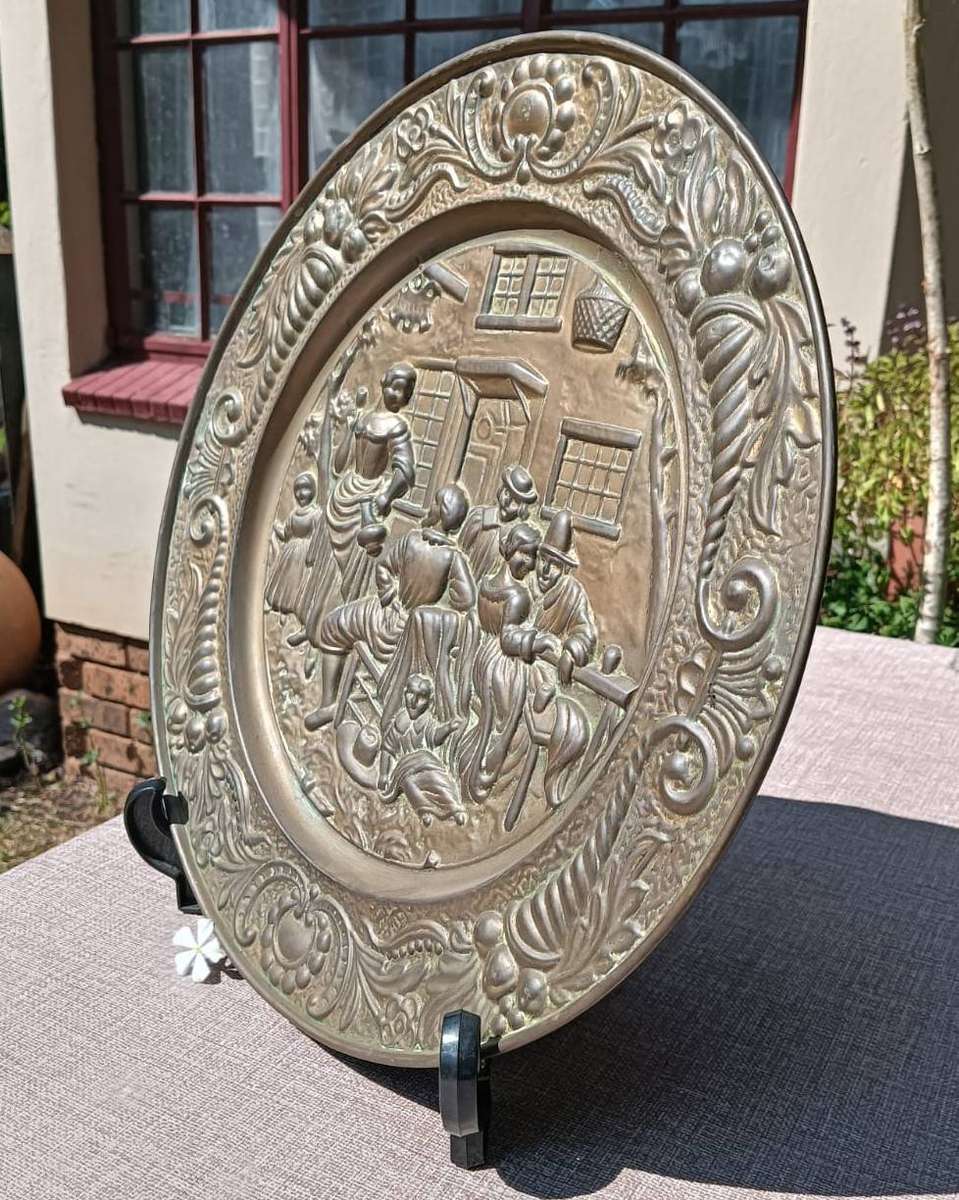 English Tavern Scene Brass Wall Plate Hand Hammered From Reverse Side 1950s Peerage England Plate 1