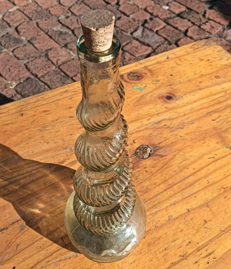 Star Trek DS9 Cardassian Kanar Serpent Shaped Bottle Vintage 1980s