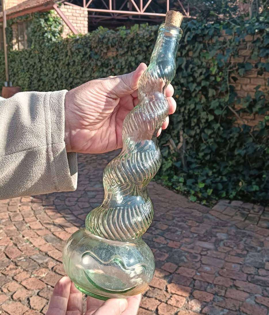 Star Trek DS9 Cardassian Kanar Serpent Shaped Bottle Vintage 1980s