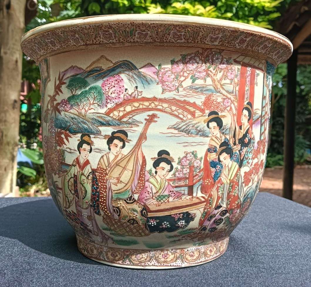 Large Hand Painted Chinese Porcelain Planter Featuring Geishas 27cm Diam 21cm High