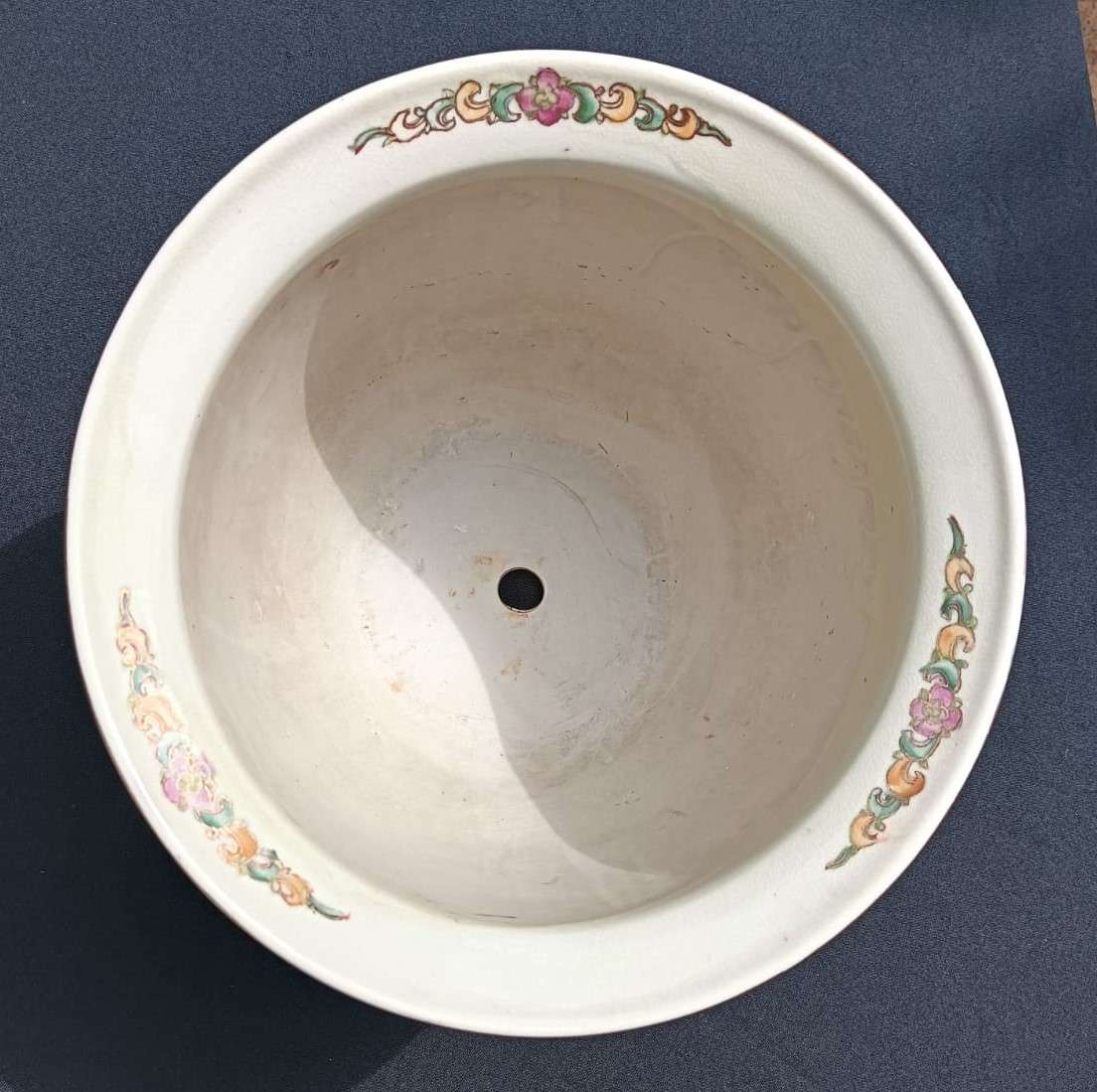 Large Hand Painted Chinese Porcelain Planter Featuring Geishas 27cm Diam 21cm High