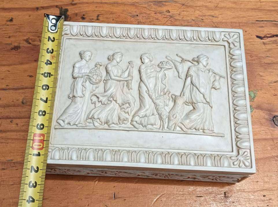 Beautiful Classical Themed Lidded Trinket Box with Aged off-white appearance