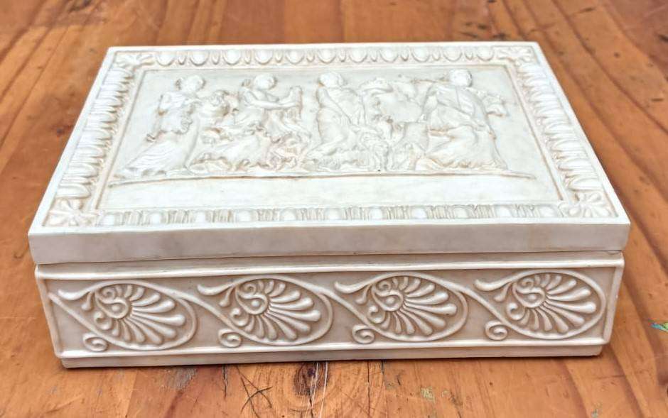 Beautiful Classical Themed Lidded Trinket Box with Aged off-white appearance