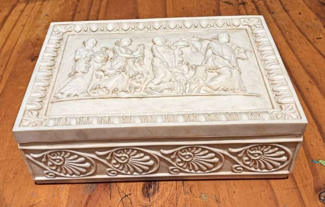 Beautiful Classical Themed Lidded Trinket Box with Aged off-white appearance